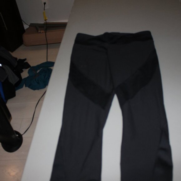 Black Under Armour Vanish Crop Size XL New w - Picture 5 of 9